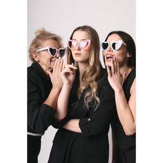 Heart-shaped Glasses with Pearls, white