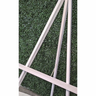 White Pearl Easel - Rental